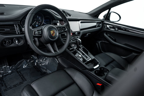 New 2026 Porsche Macan image 4
