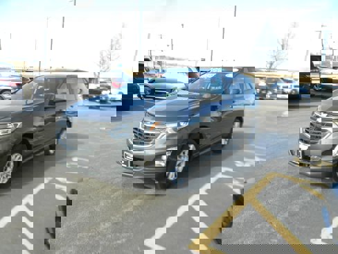 Used 2020 Chevrolet Equinox LS w/ LS Convenience Package image 4