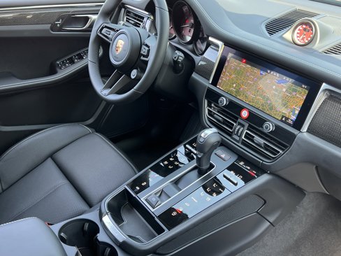 New 2026 Porsche Macan GTS image 14