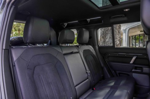 Used 2023 Land Rover Defender 110 image 22