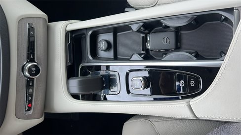 New 2025 Volvo XC90 T8 Plus w/ Protection Package Premier image 24