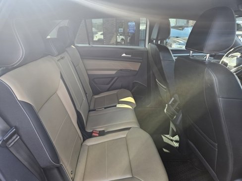 Used 2022 Volkswagen Atlas Cross Sport SE image 11