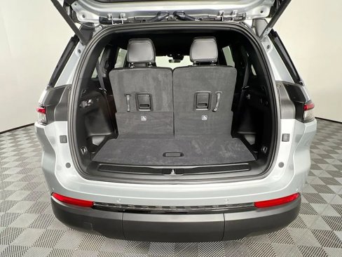New 2025 Jeep Grand Cherokee L Laredo image 26