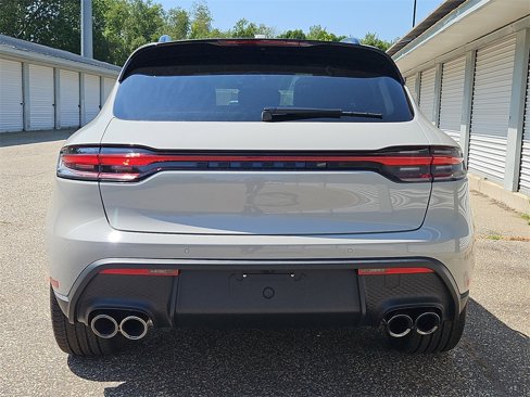 New 2026 Porsche Macan image 6