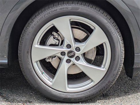 New 2025 Audi Q5 Prestige image 9