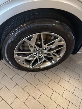 Used 2025 Genesis GV70 2.5T image 37