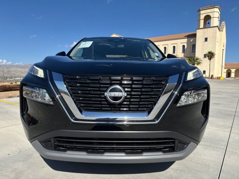 Used 2023 Nissan Rogue SV image 9
