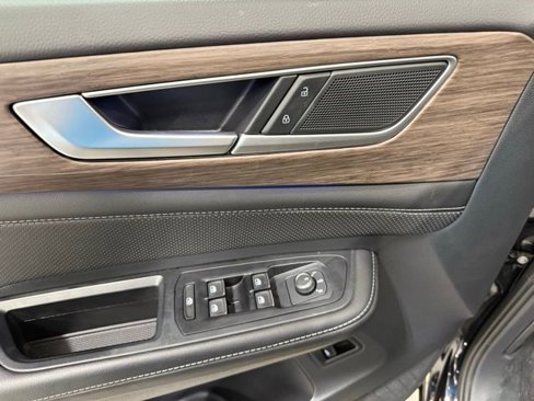 Certified 2025 Volkswagen Atlas SEL image 10