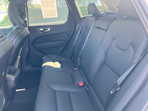 Certified 2025 Volvo XC60 B5 Plus image 27