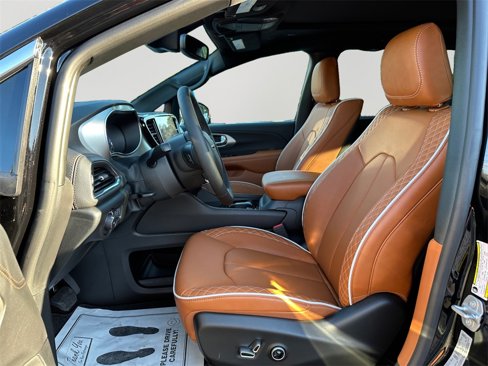 New 2026 Chrysler Pacifica Pinnacle image 24