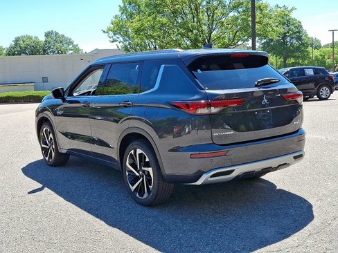 New 2025 Mitsubishi Outlander SEL image 3