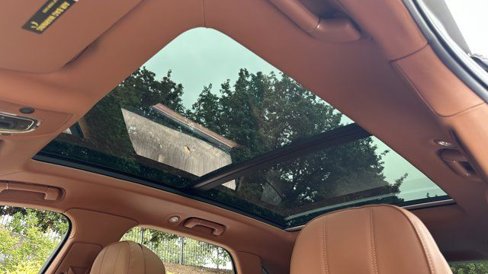 New 2025 Bentley Bentayga Plug-In Hybrid image 30