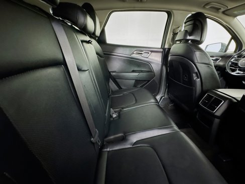 Used 2025 Kia Sportage EX w/ Premium Package image 26