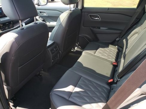 New 2026 Nissan Rogue Platinum image 17