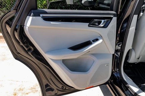 Used 2024 Porsche Macan w/ Premium Plus Package image 50