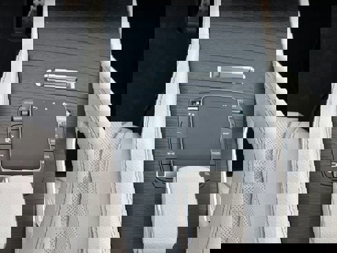 New 2026 Mercedes-Benz GLS 450 4MATIC image 16