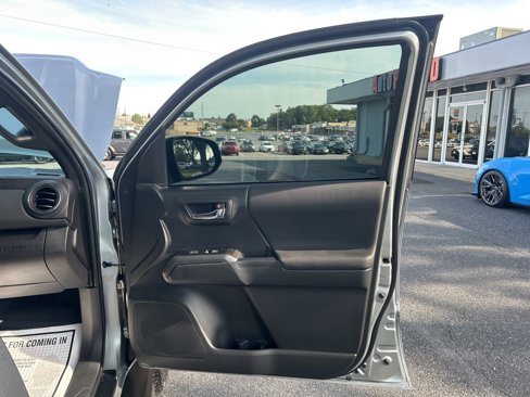 Used 2023 Toyota Tacoma TRD Off-Road w/ Technology Package image 41