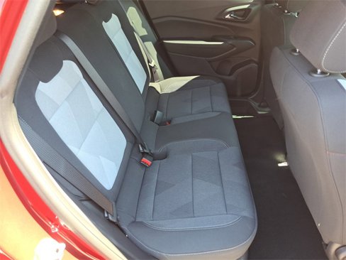 Used 2025 Chevrolet Trax RS w/ Driver Confidence Package image 25