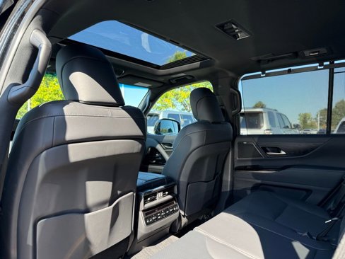 Used 2023 Lexus LX 600 4WD w/ Luxury Package image 16