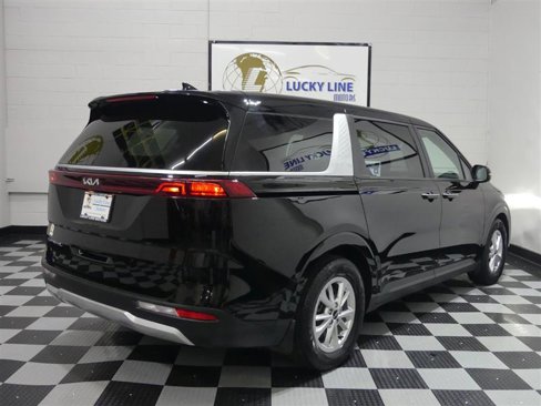 Used 2022 Kia Carnival LX image 10