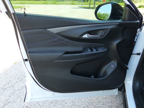 Used 2025 Buick Envista Sport Touring w/ Convenience I Package image 20