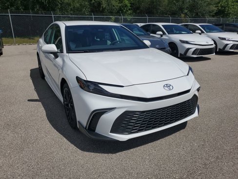 New 2026 Toyota Camry SE image 3