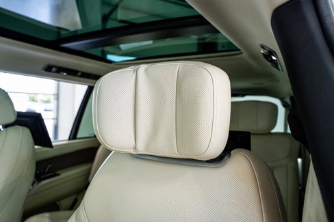 Used 2025 Land Rover Range Rover Long Wheelbase Autobiography image 37