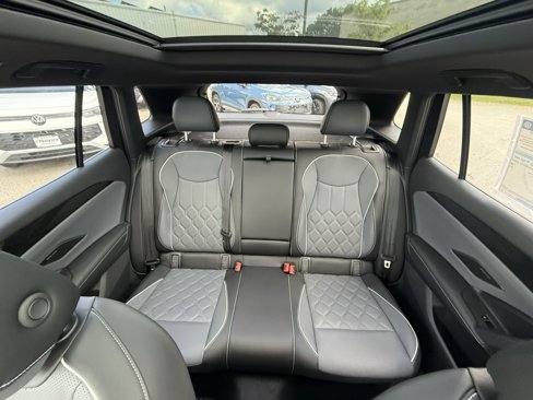 New 2025 Volkswagen Tiguan SEL R-Line image 19