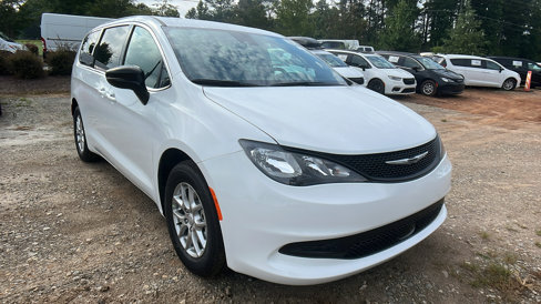 New 2026 Chrysler Voyager LX image 5