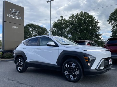 Used 2025 Hyundai Kona SEL image 2