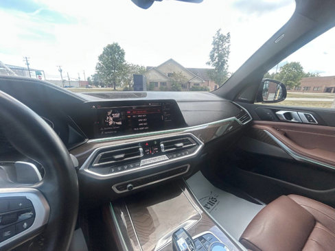 Used 2021 BMW X5 M50i w/ Executive Package image 19