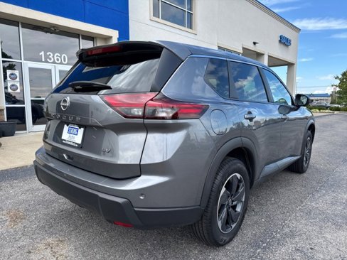 Used 2024 Nissan Rogue SV image 16