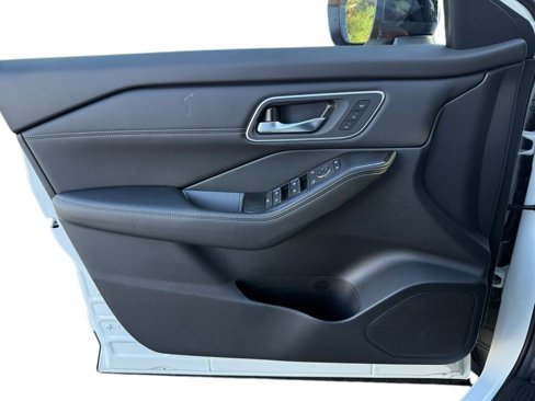 New 2026 Nissan Rogue Platinum w/ Platinum Premium Package image 17
