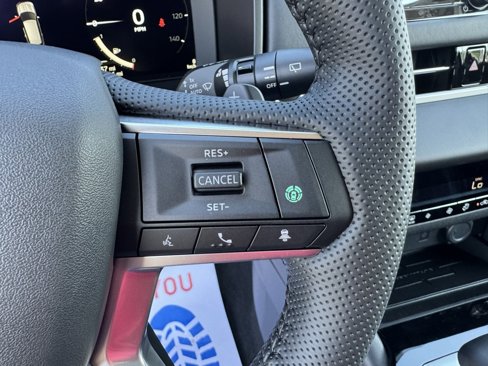 New 2025 Mitsubishi Outlander SE image 19