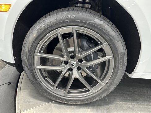 New 2025 Porsche Macan Turbo image 12