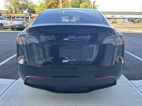 Used 2022 Tesla Model Y Long Range image 32
