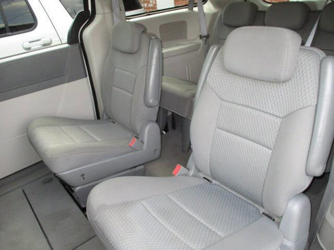 Used 2010 Dodge Grand Caravan SE w/ Climate Group image 24