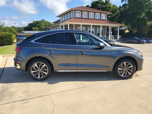 Used 2023 Audi Q5 2.0T Premium w/ Convenience Package image 8