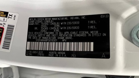 Used 2023 Toyota Highlander Limited image 54