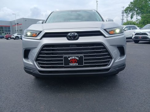 New 2025 Toyota Grand Highlander FWD image 16