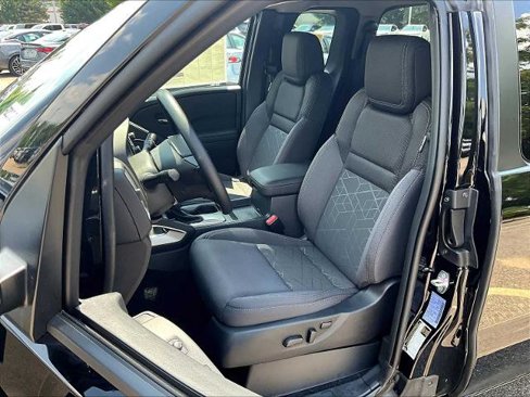 Certified 2025 Nissan Frontier SV image 10