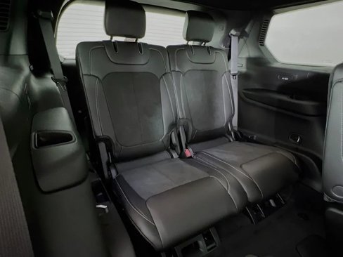New 2025 Jeep Grand Cherokee L Altitude image 28