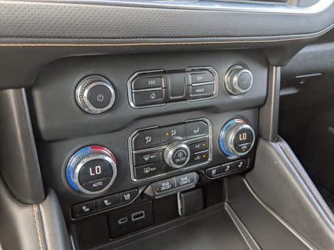 Used 2023 GMC Yukon XL AT4 image 19