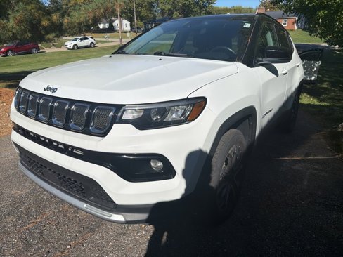 Certified 2022 Jeep Compass Limited image 3