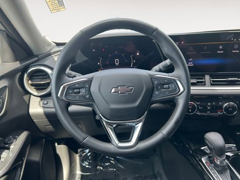 Used 2024 Chevrolet Trax ACTIV w/ Sunroof Package image 14