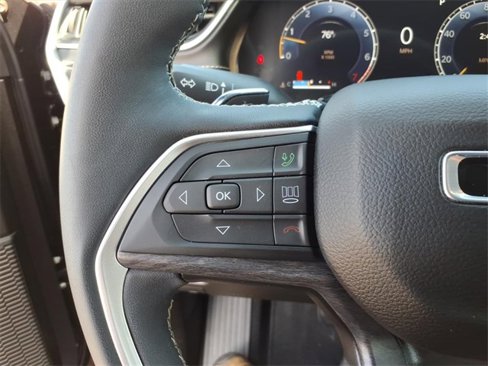 Used 2024 Jeep Grand Cherokee L Limited image 17