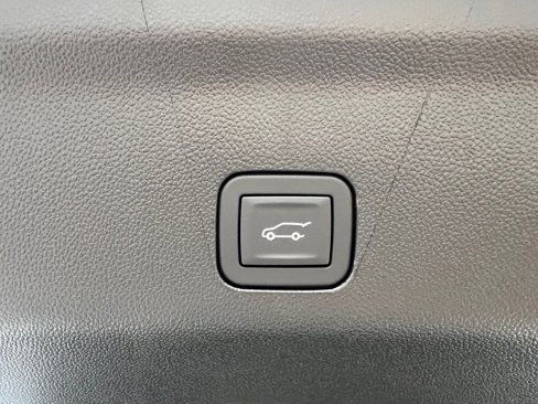 New 2026 Chevrolet Suburban LT image 20