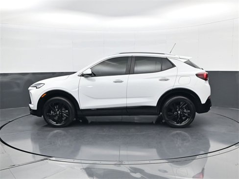 Used 2024 Buick Encore GX Sport Touring image 8