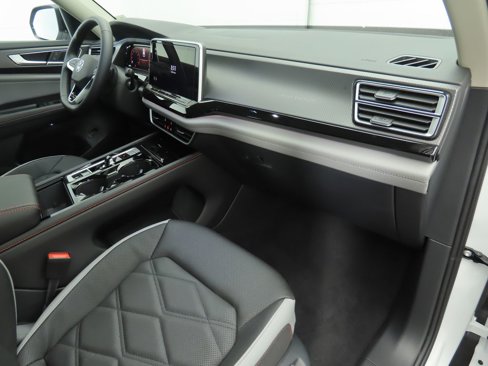 New 2026 Volkswagen Atlas Peak Edition image 18