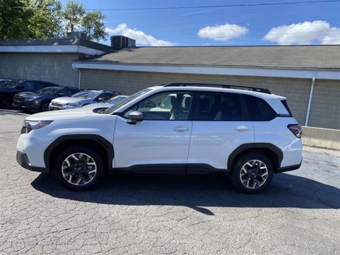 Certified 2025 Subaru Forester Premium image 2